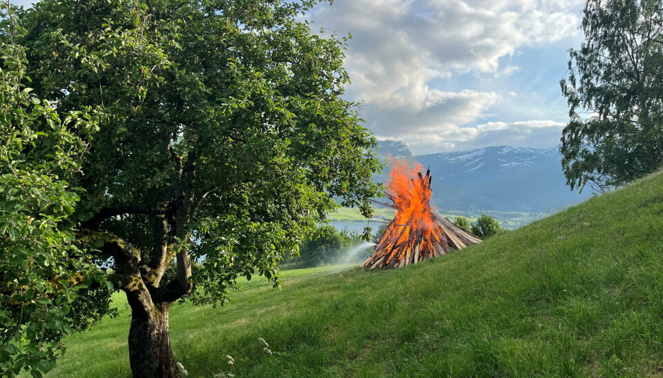 Frå jonsokfeiring i Karnilstunet 2024. Foto: Aadne Gloppestad.