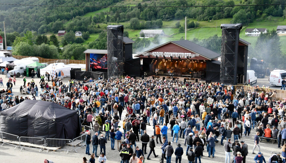 Send oss bilete frå countryfestivalen