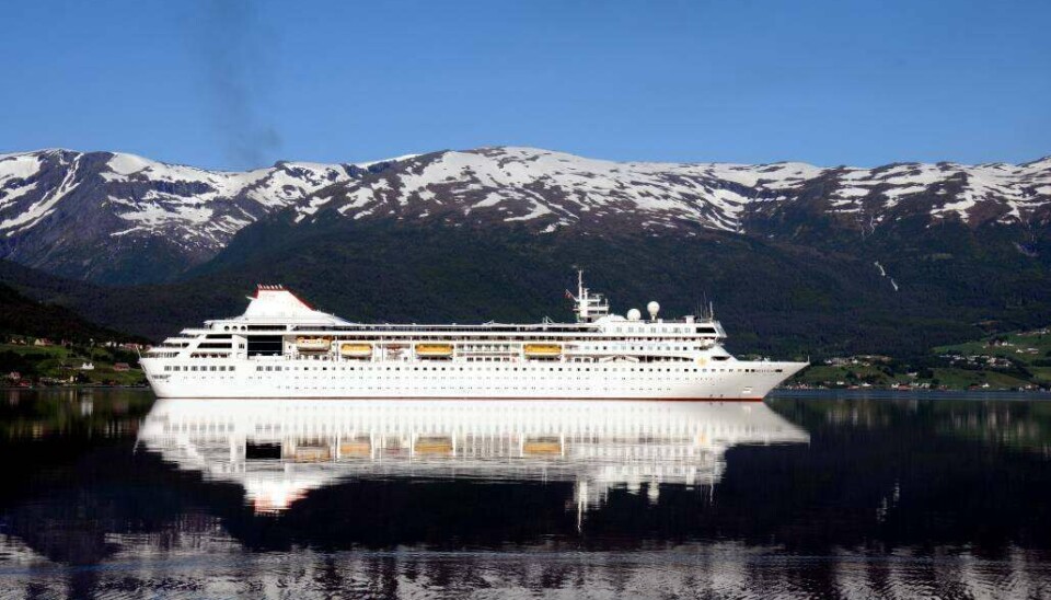 Cruiseskip på Sandane.
