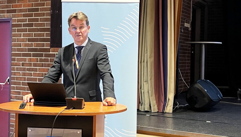 Fylkesdirektør Rune Haugsdal går snart av. Tolv personar har søkt på stillinga hans.