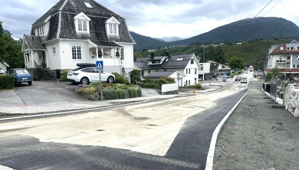 No er vegen opna att Har etablert nytt fortau mellom Flølokrysset og Gloppen heradshus. Vegen vart opna att torsdag 10. juli 2025.
