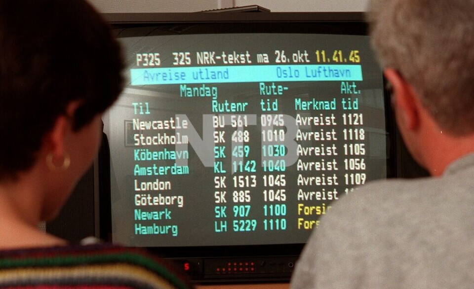 I 1998 kunne reisande og andre interesserte halde seg oppdaterte på innkomstar og avgangar på Oslo lufthamn ved hjelp av NRKs tekst-TV. Arkivfoto: Bjørn Sigurdsøn/NTB/NPK.