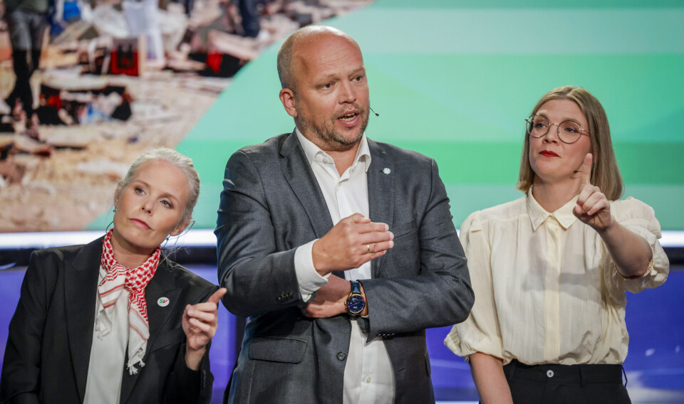 Debatten om arveavgift kan leggjast død, seier Trygve Slagsvold Vedum (i midten). Han lovar at Senterpartiet vil bryte regjeringsforhandlingar om arveavgifta blir gjeninnført, slik SV-leiar Kirsti Bergstø (t.v.) og Raudt-leiar Marie Sneve Martinussen ønskjer. Foto: Paul S. Amundsen/NTB/NPK.