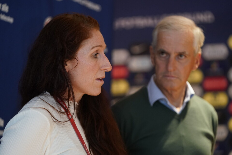 Fotballpresident Lise Klaveness og statsminister Jonas Gahr Støre (Ap). Her under ein presseseanse før EM-kvalifiseringskampen mot Kypros for to år sidan.